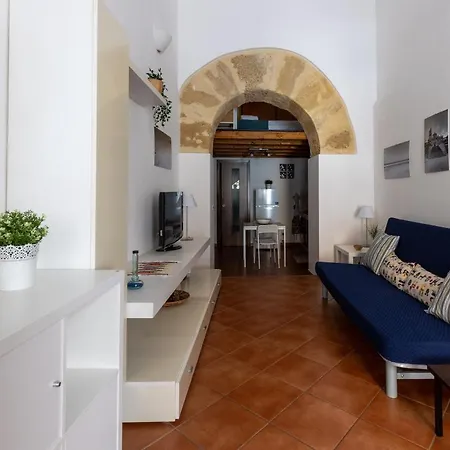 Апартаменты La Casa Del Cacciatore - Alloggio Con Terrazzo Палермо