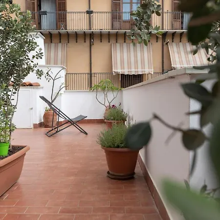 La Casa Del Cacciatore - Alloggio Con Terrazzo Палермо